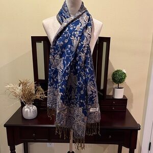 Chic Blue and Cream Patterned Scarf